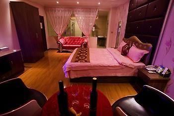 Yuxi Hongyuan Star Hotel Экстерьер фото